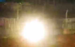 内蒙民宅惊现“球形闪电” 轰隆作响满院滚