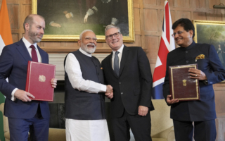 英国印度签署自由贸易协定“具历史意义”
