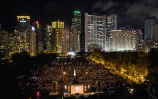 “香港议会”议员宣誓就任后 港府悬红通缉