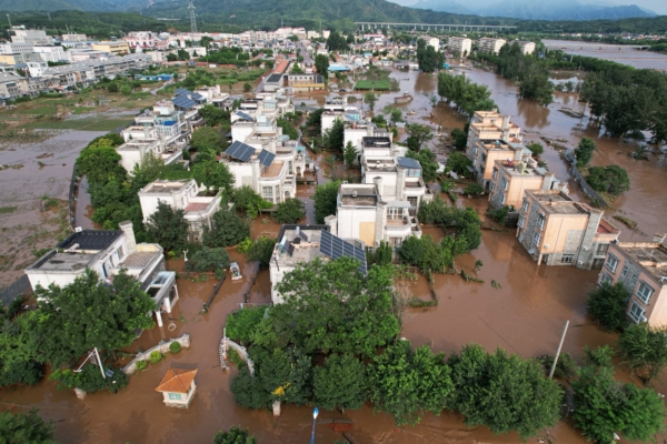 北京暴雨 故宫“御道变河道”引爆网络热议