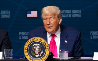 川普宣布美巴石油协议 以遏制中共影响力