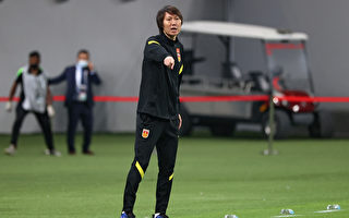 不服判决 传中国足协前官员王小平踹翻被告席