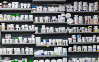 川普要求17家药厂降价 限60天内回复