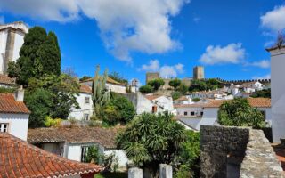 组图：欧洲中世纪古镇“婚礼之城”