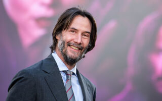 智利查获基努·李维失窃名表 交FBI归还