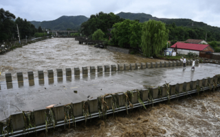 【一线采访】河北村民：大批人被山洪冲走