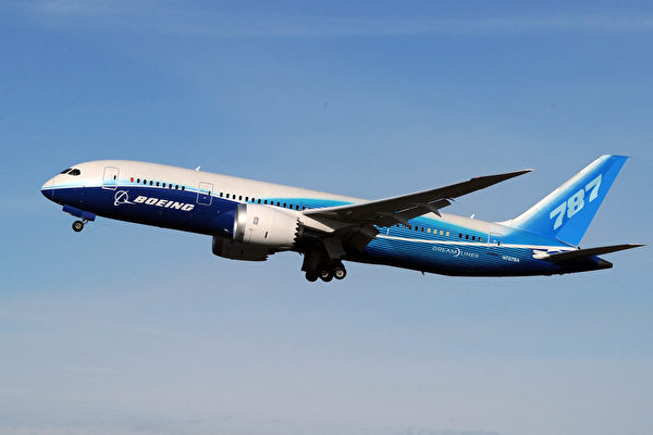 美联航一787客机曾起飞后发生严重事故并迫降