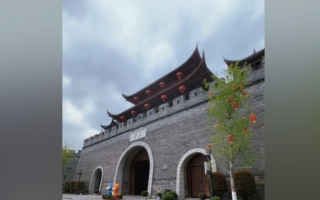 耗资24亿打造大庸古城 开业四年亏逾十亿