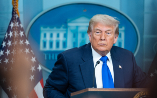 川普:数天内将公布新劳工统计局长人选