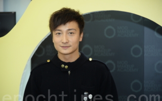 回应“接受不了生女儿” 方力申自曝险家变