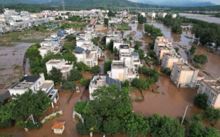 北京暴雨 故宫“御道变河道”引爆网络热议