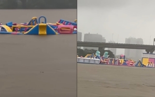 开业3天遇暴雨 广东水上乐园部分设备被冲走