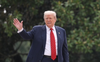 川普签行政令 401(k)可投资私募资产等