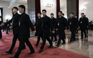 中组部刊物罕批干部年轻化 分析：内斗升级