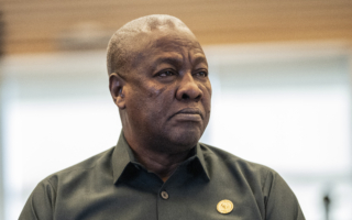 加纳空军中国制直升机坠毁 防长等8人罹难