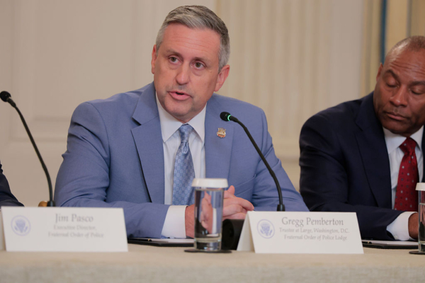 华盛顿特区警察工会主席支持川普接管警局