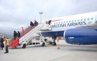 下飞机后发现东西忘记带走 你应该怎么办？