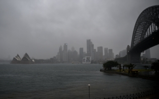 澳洲神秘豪车女杨兰兰是谁？引发全网追问