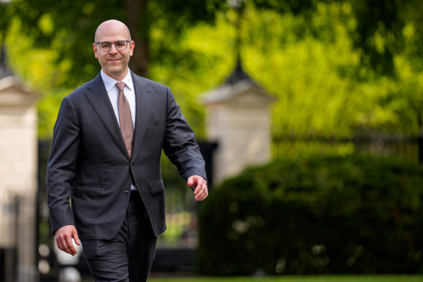 望新理事9月前获确认 财长吁美联储降息2码