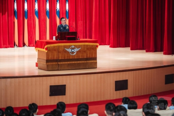 中华民国空军节 空军司令勉官兵传承抗战精神