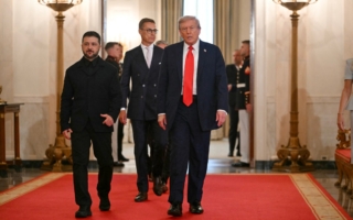 川普:在安排普京和泽连斯基的会面