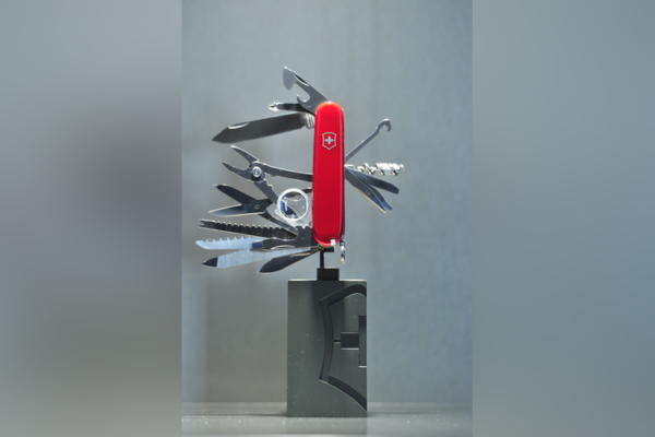 关税冲击 瑞士军刀商拟将生产工序转移至美