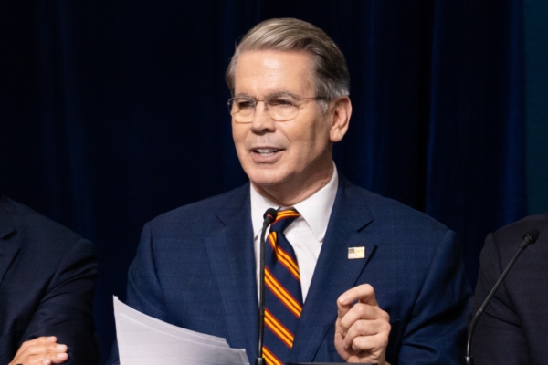 贝森特：对华关税“运作良好” 料11月再谈