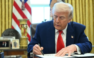 川普签行政令 正式终止对叙利亚制裁