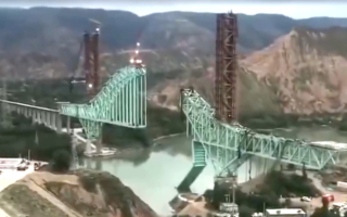 黄河大桥坍塌至少12死 中铁承建工程再酿惨剧