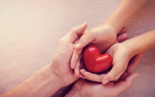 生前赠与的好处与作法 还能避免遗产引爆家庭纠纷