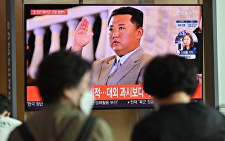 阅兵时的金正恩疑是替身 斯大林替身曾出传记