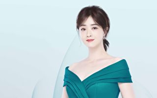 蒋欣晒剧组减脂餐 生动表情引热议