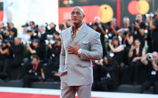 巨石强森减重约60磅 暴瘦形象惊呆粉丝