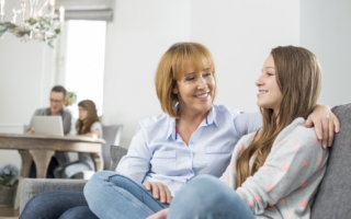 父母理解孩子的委屈 有助修复亲子关系