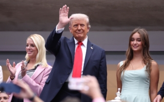 组图：陪川普出席美网公开赛 14岁外孙女受瞩目