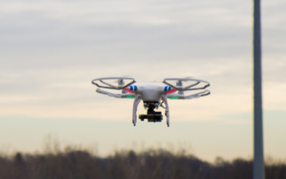 美将推新规 限制中国无人机与联网车进口