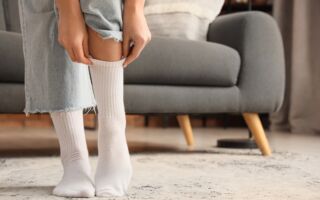 为何养狗的人应该穿白袜？ 专家释疑