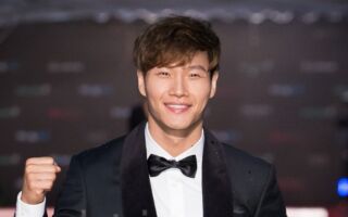 金钟国结婚新闻屡登版面 发视频幽默道歉