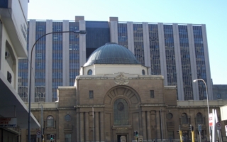 七中国人非法贩运劳工 遭南非判20年徒刑