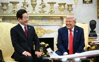 川普和韩总统会面 就造船合作达成共识