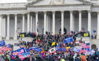 川普：1月6日事件中 FBI派274名特工混入人群