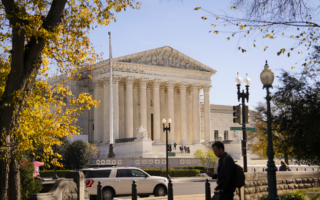 川普请求最高法院审理“终止出生公民权案”