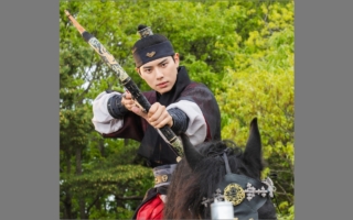 《暴君的厨师》李彩玟25岁生日 与女友晒蛋糕照