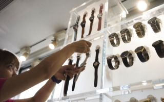 中国经济低迷拖累 瑞士名表销售和利润急降