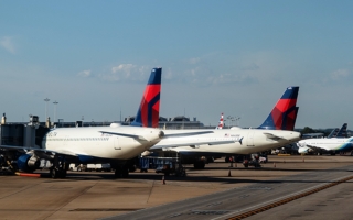 美政府关门影响空管员配备 导致数千航班延误