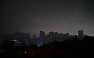 俄军空袭基辅 造成大规模断电