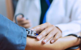 专家：吃富含这一物的食物 有助于降低血压