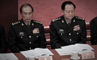 何卫东等9上将被查 专家：四中全会有大戏