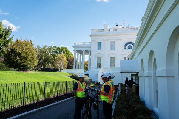 川普：白宫东翼开始拆除 新宴会厅工程启动