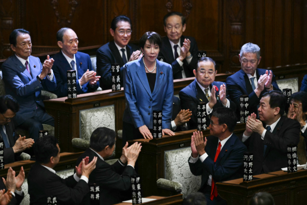 高市早苗确定当选 成为日本首位女首相